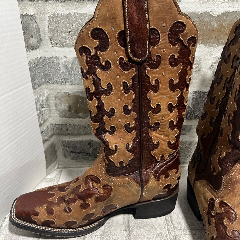 Cowgirl boots -Sterling River Boots size 6.5 square toe two tone leather